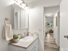 17110 NE 45th Street 30, Redmond WA 98052