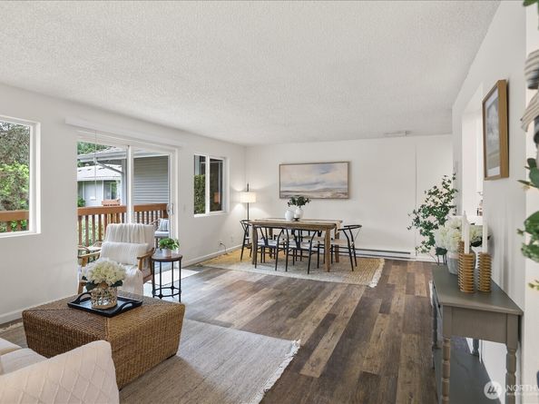 17110 NE 45th Street 30, Redmond WA 98052
