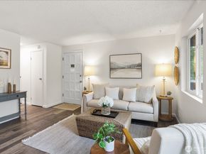 17110 NE 45th Street 30, Redmond WA 98052