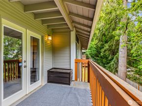 17310 NE 45th Street 118, Redmond WA 98052