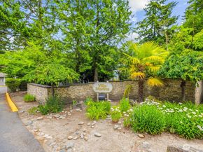 17310 NE 45th Street 118, Redmond WA 98052