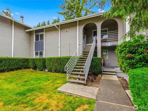 17310 NE 45th Street 118, Redmond WA 98052