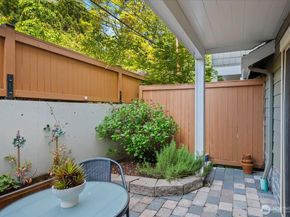 4429 41st Avenue SW B, Seattle WA 98116