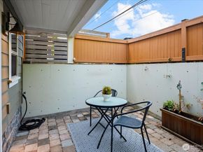 4429 41st Avenue SW B, Seattle WA 98116
