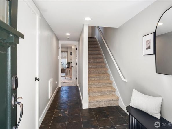 4429 41st Avenue SW B, Seattle WA 98116