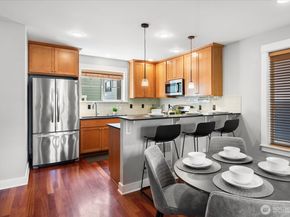 4429 41st Avenue SW B, Seattle WA 98116