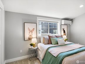 4429 41st Avenue SW B, Seattle WA 98116