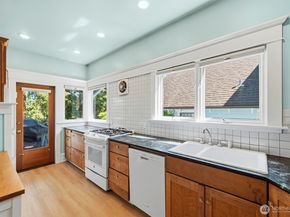 6314 19th Avenue NE, Seattle WA 98115