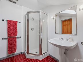 6314 19th Avenue NE, Seattle WA 98115