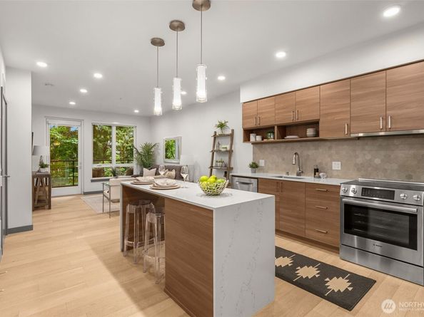 11903 NE 128th Street 216, Kirkland WA 98034