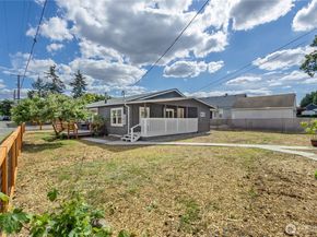 421 4th Street NE, Auburn WA 98002