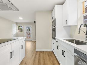 421 4th Street NE, Auburn WA 98002