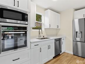 421 4th Street NE, Auburn WA 98002