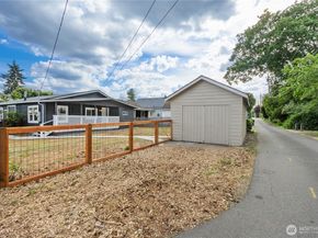421 4th Street NE, Auburn WA 98002