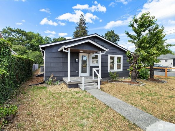 421 4th Street NE, Auburn WA 98002