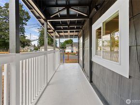 421 4th Street NE, Auburn WA 98002