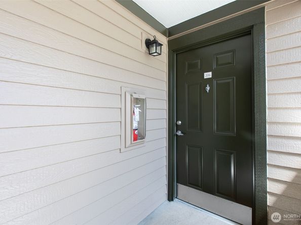 26005 106th Place SE 206, Kent WA 98030