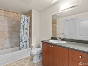 26005 106th Place SE 206, Kent WA 98030