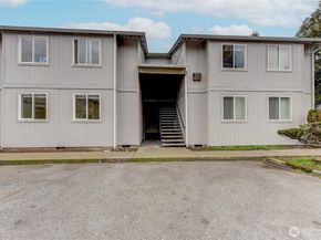 1601 Maple Lane B5, Kent WA 98030
