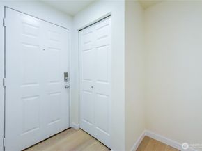 1601 Maple Lane B5, Kent WA 98030