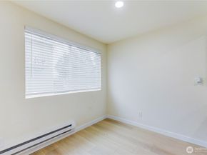 1601 Maple Lane B5, Kent WA 98030