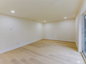 1601 Maple Lane B5, Kent WA 98030