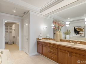 528 Lake Street S A101, Kirkland WA 98033