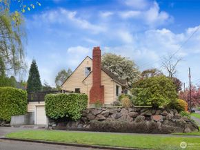 6203 39th Avenue NE, Seattle WA 98115