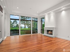 9632 Lake Washington Blvd NE, Bellevue WA 98004