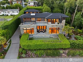 9632 Lake Washington Blvd NE, Bellevue WA 98004