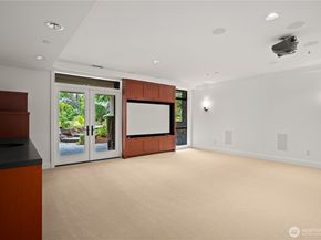 9632 Lake Washington Blvd NE, Bellevue WA 98004