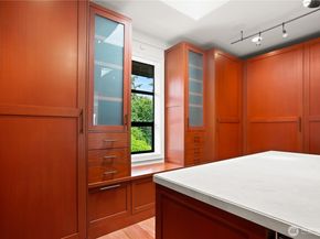 9632 Lake Washington Blvd NE, Bellevue WA 98004