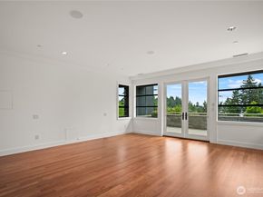9632 Lake Washington Blvd NE, Bellevue WA 98004