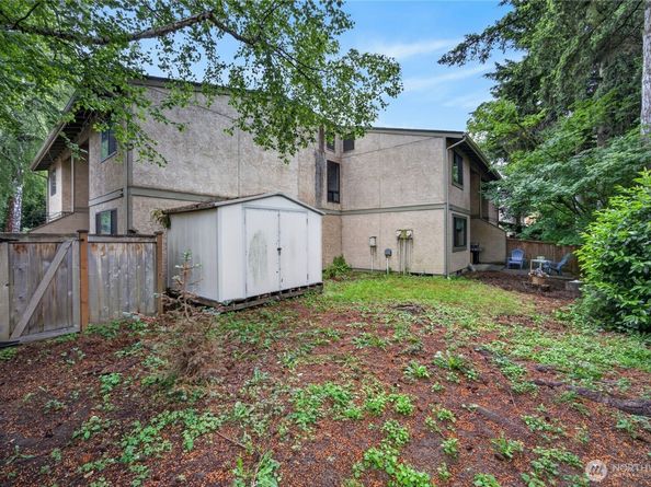 10037 NE 138th Place D2, Kirkland WA 98034