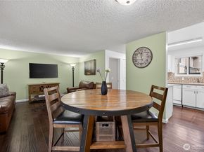 10037 NE 138th Place D2, Kirkland WA 98034