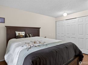 10037 NE 138th Place D2, Kirkland WA 98034