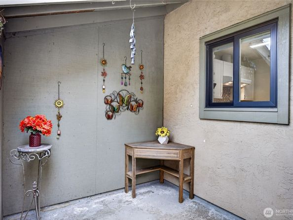 10037 NE 138th Place D2, Kirkland WA 98034