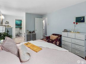 11419 99th Place NE 102, Kirkland WA 98033