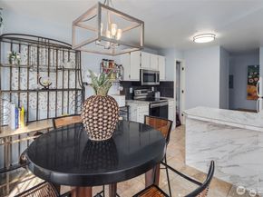 11419 99th Place NE 102, Kirkland WA 98033