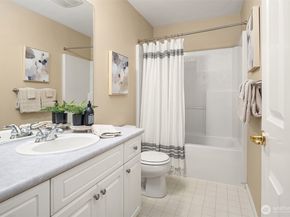 1805 134th Avenue SE 22, Bellevue WA 98005