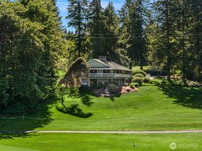 11186 Blue Pond Place NE, Bainbridge Island WA 98110