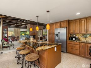 11186 Blue Pond Place NE, Bainbridge Island WA 98110
