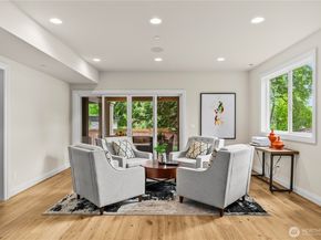 10223 NE 22nd Place, Bellevue WA 98004