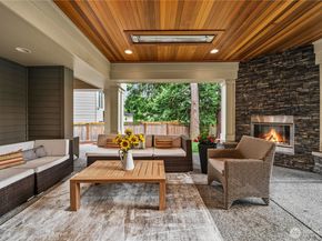10223 NE 22nd Place, Bellevue WA 98004