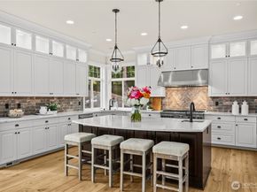 10223 NE 22nd Place, Bellevue WA 98004