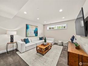 10223 NE 22nd Place, Bellevue WA 98004