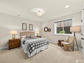 10223 NE 22nd Place, Bellevue WA 98004
