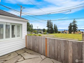 103 8th Avenue S, Edmonds WA 98020