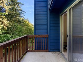 500 N National Avenue 14, Bremerton WA 98312