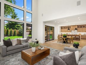 8016 Fairway Drive NE, Seattle WA 98115